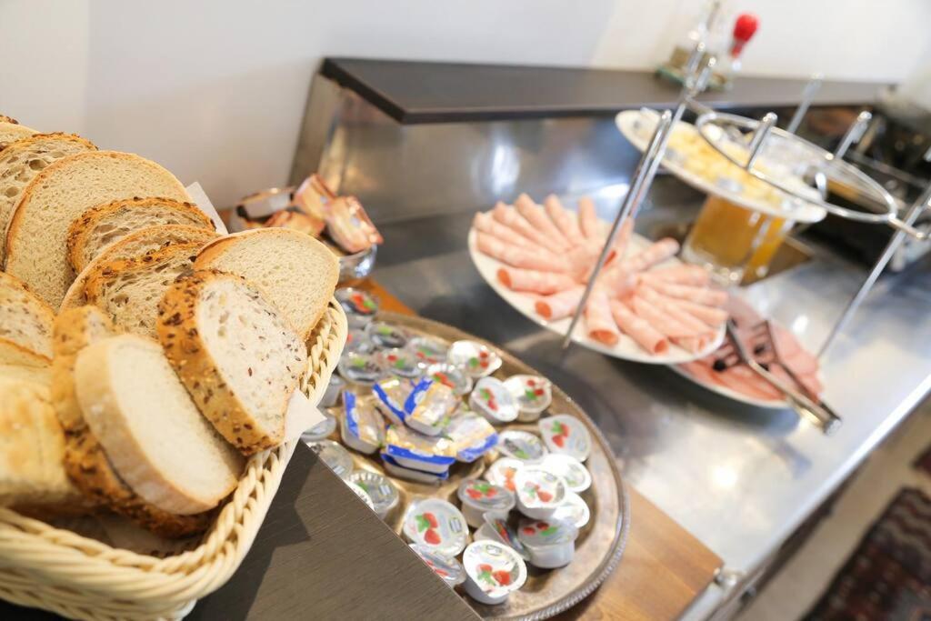 Budget Dbl Studio Free Breakfast Любляна Екстер'єр фото
